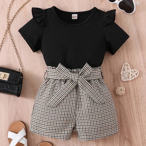 New 2 Piece Stylish Black Crew Neck Top with Checkered Bow Short Size 5/6 - Picture 1 of 6